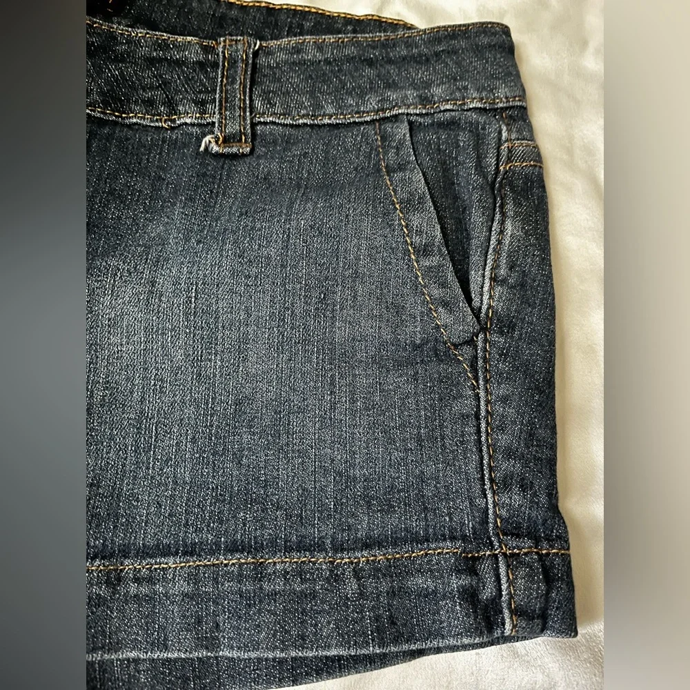 RUE 21~DK DENIM~SHORT SHORTS~28